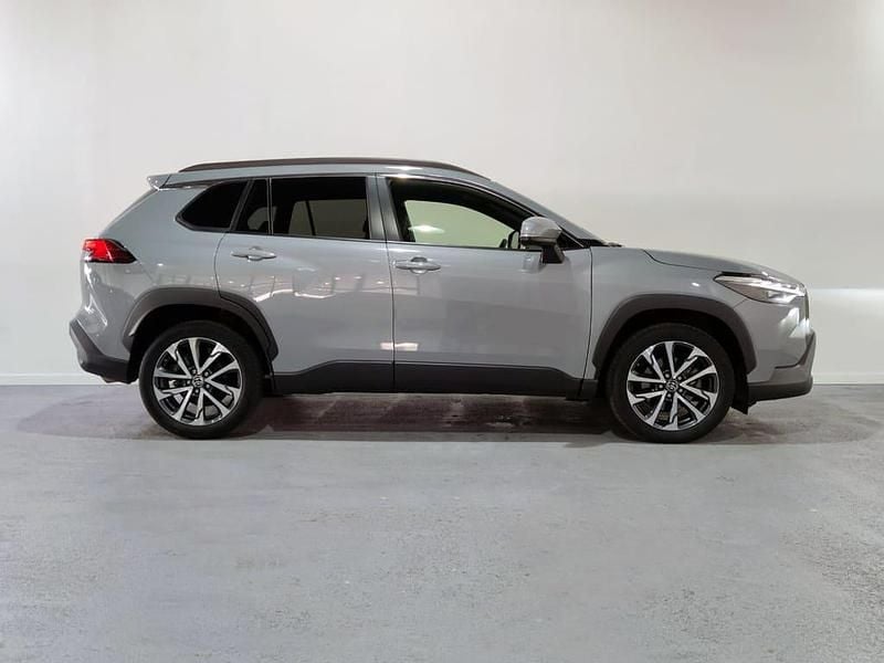 Usado Toyota Corolla Cross Plus 197 CV (144 kW) 2023 Gris / plata SUV