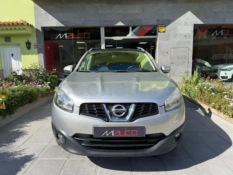 Usado Nissan Qashqai Acenta 106 CV (77 kW) 2010 Gris / plata SUV