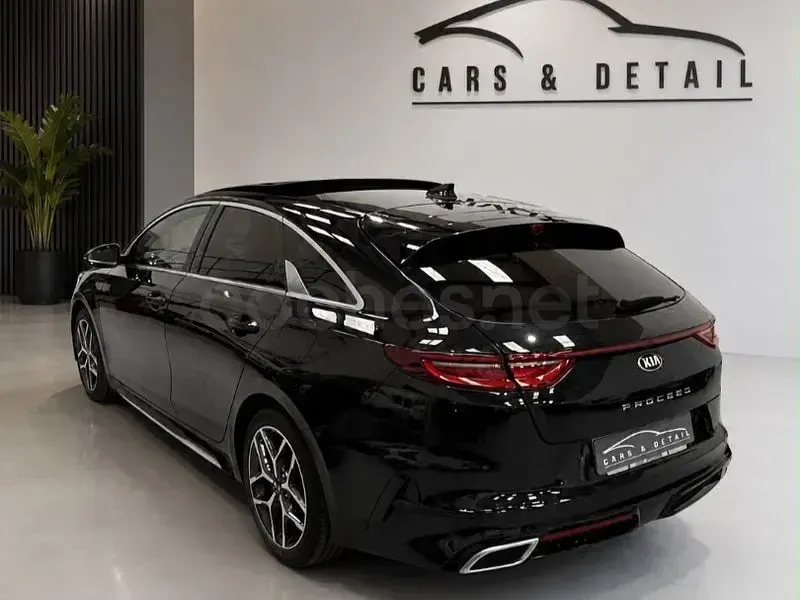 Usado Kia ProCeed GT-Line 140 CV (102 kW) 2020 Negro Familiar