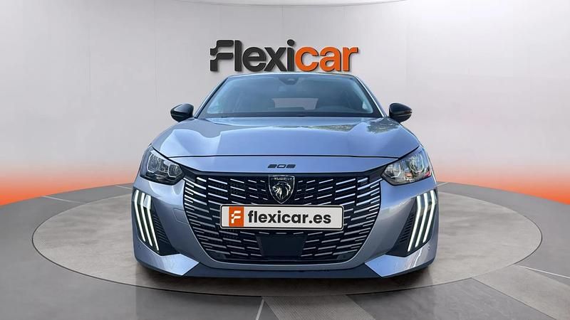 Usado Peugeot 208 Allure 101 CV (74 kW) 2025 Gris Utilitario