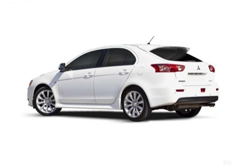 Usado Mitsubishi Lancer Sportback Motion 140 CV (102 kW) 2010 Blanco Berlina