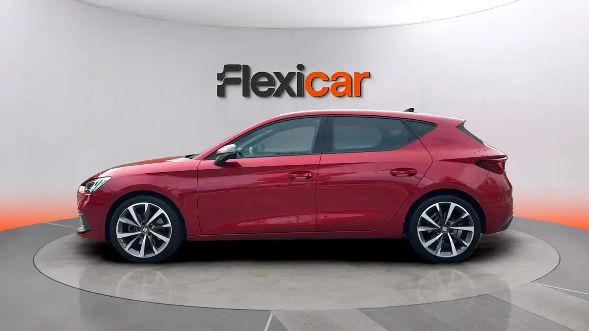 Usado Seat Leon FR 150 CV (110 kW) 2020 Granate Berlina