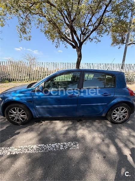 Usado Renault Mégane II Dynamique 105 CV (77 kW) 2008 Azul Berlina