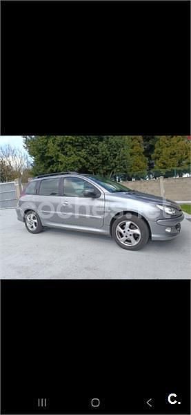 Usado Peugeot 206 90 CV (66 kW) 2002 Gris / plata Familiar
