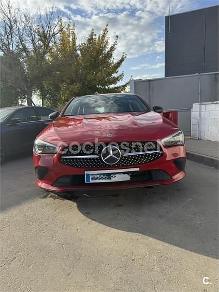 Rojo Usado 2020 Mercedes CLA180 Shooting Brake Familiar | 21.990 € (Precio justo) - Imagen 1/4