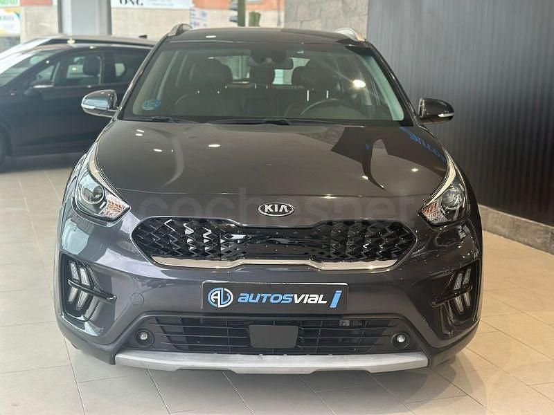 Usado Kia Niro 141 CV (103 kW) 2020 Gris / plata SUV