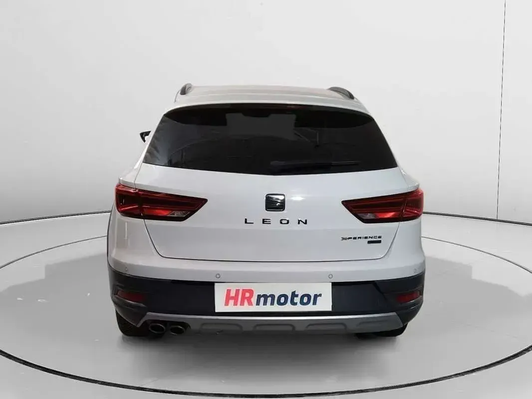 Usado Seat Leon 4Drive 150 CV (110 kW) 2018 Blanco SUV
