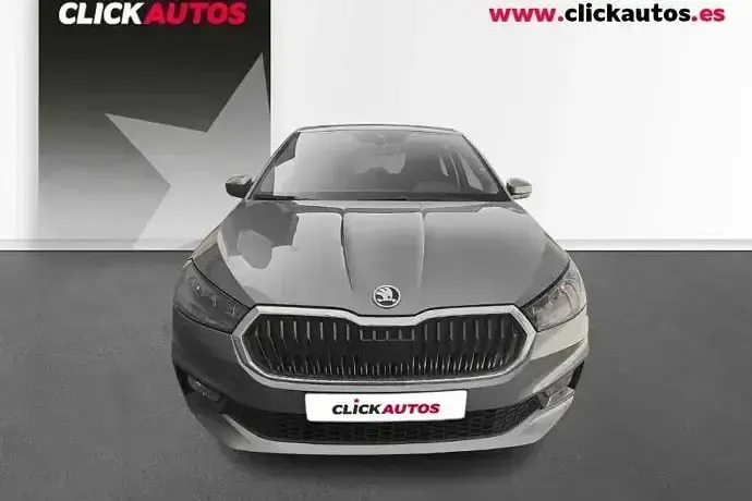 Usado Skoda Fabia Selection 95 CV (69 kW) 2025 Blanco Utilitario