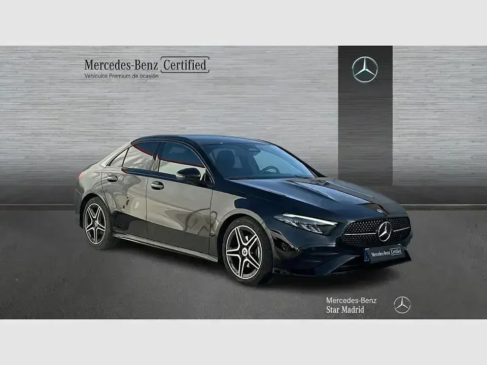 Usado Mercedes A200 150 CV (110 kW) 2024 Negro noche (estándar) Berlina