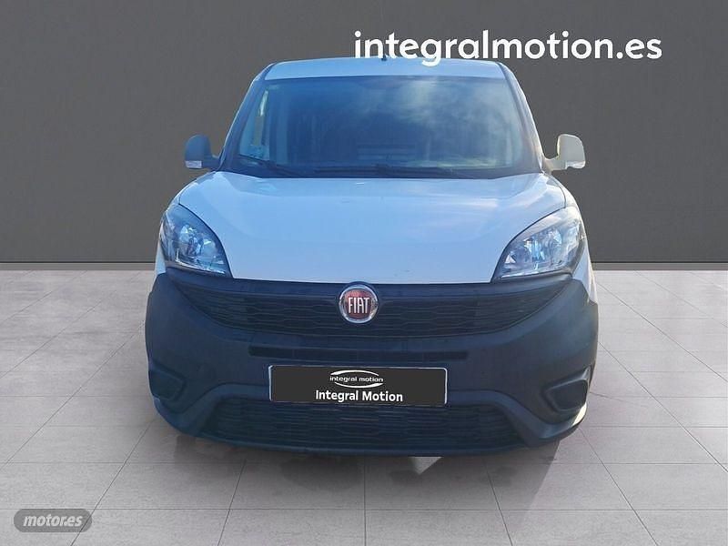 Usado Fiat Doblò 95 CV (69 kW) 2020 Blanco Monovolumen