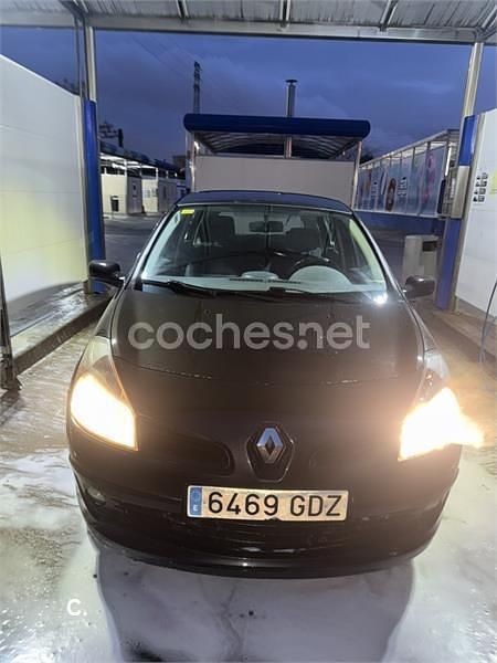 Negro Usado 2008 Renault Clio II Expression Berlina | 3800 € (Precio justo) - Imagen 1/4