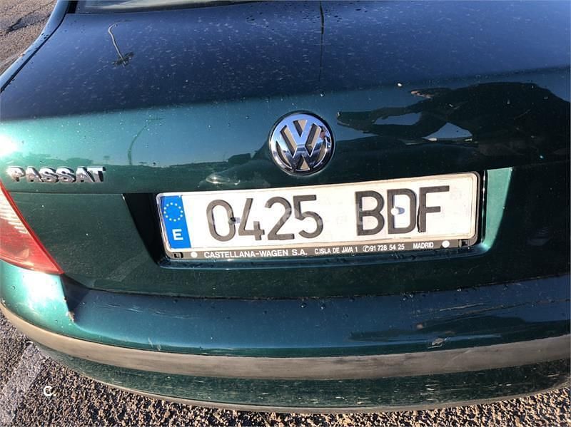 Usado VW Passat Comfortline 150 CV (110 kW) 2000 Verde Familiar