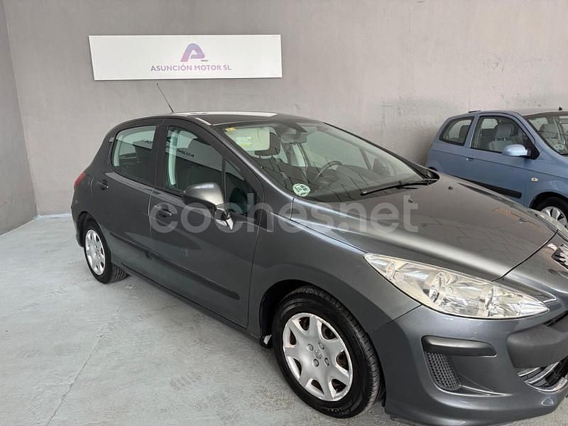 Usado Peugeot 308 110 CV (80 kW) 2009 Gris / plata Berlina