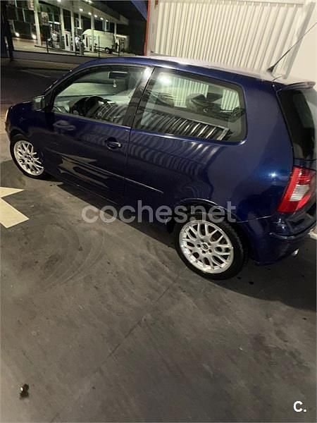 Usado VW Polo Highline 100 CV (73 kW) 2002 Azul Berlina