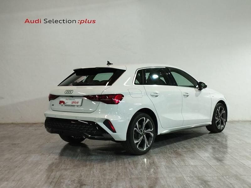 Usado Audi A3 e-tron S-Line 204 CV (150 kW) 2025 Blanco Utilitario