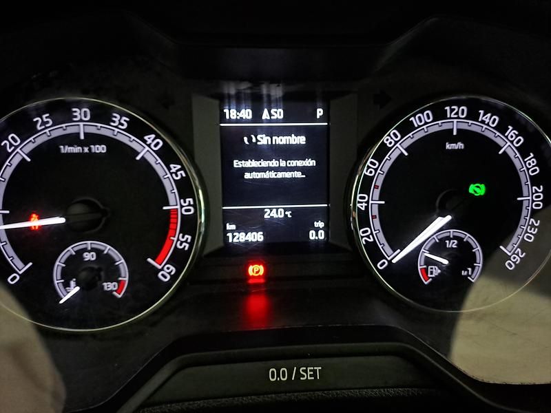 Usado Skoda Octavia 120 CV (88 kW) 2019 Gris plata Familiar