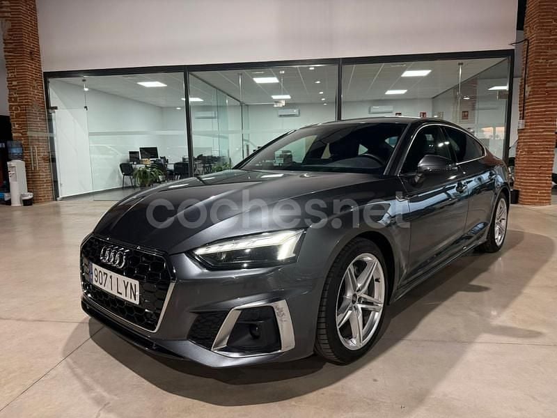 Gris / plata Usado 2022 Audi A5 Sportback S-Line Utilitario | 33.900 € (Precio justo) - Imagen 1/4
