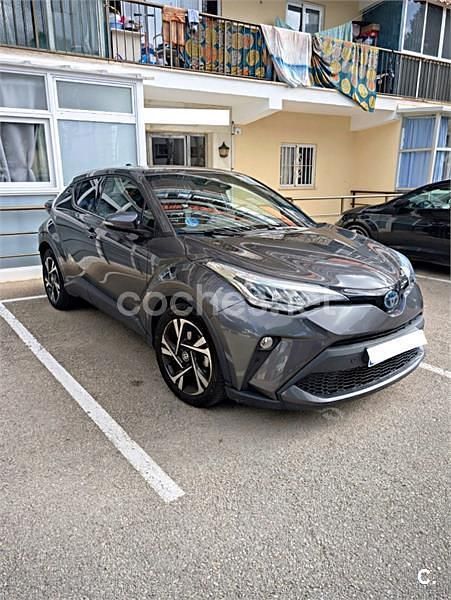 Usado Toyota C-HR Active 122 CV (89 kW) 2022 Gris / plata SUV
