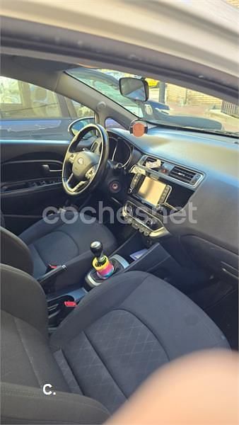 Usado Kia Rio 84 CV (61 kW) 2016 Blanco Utilitario