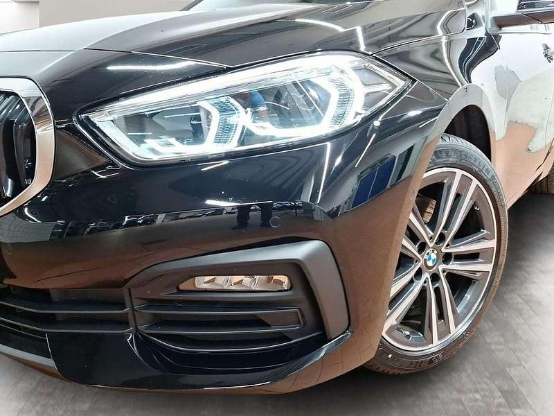 Usado BMW 118 Comfort Edition 136 CV (100 kW) 2021 Negro Utilitario