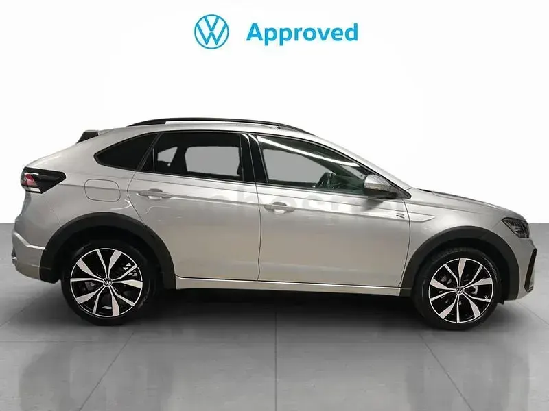 Usado VW Taigo R-line 116 CV (85 kW) 2025 Plateado SUV