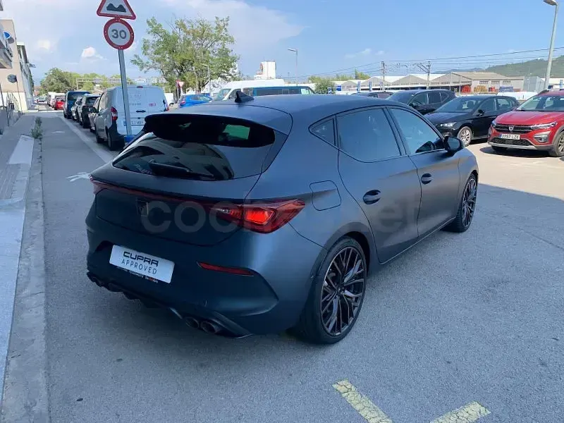 Usado Cupra Leon 300 CV (220 kW) 2021 Gris / plata Berlina
