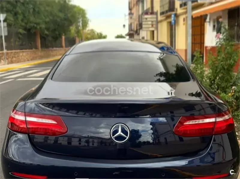 Usado Mercedes E220 194 CV (142 kW) 2017 Azul Coupe