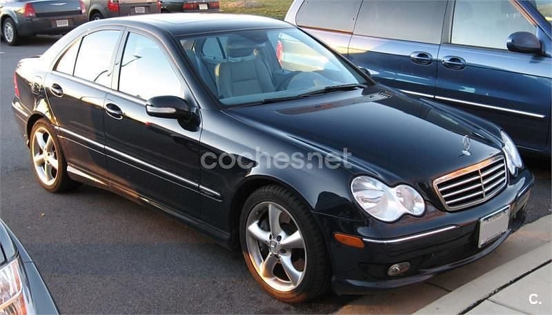 Usado Mercedes C250 204 CV (150 kW) 2009 Negro Berlina