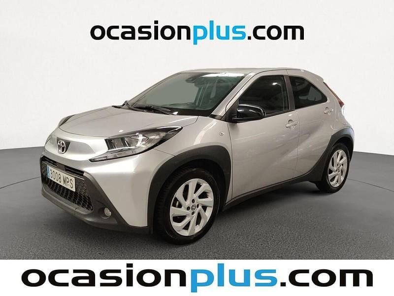 Usado Toyota Aygo X Play 72 CV (52 kW) 2024 Gris SUV