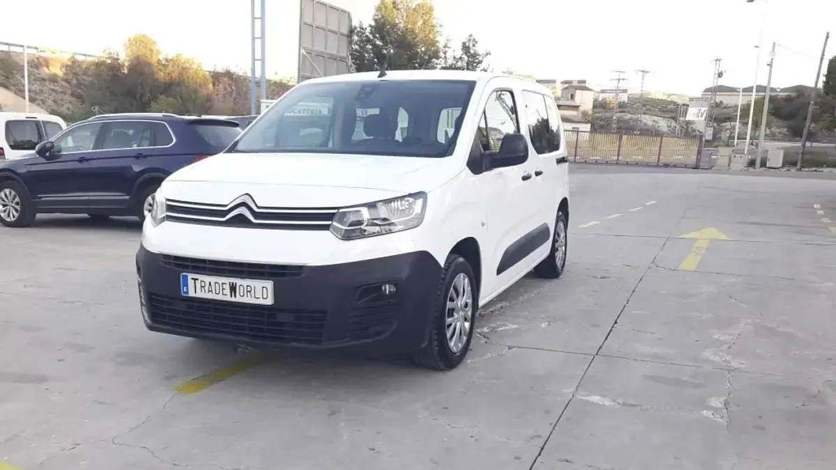 Usado Citroën e-Berlingo Feel 102 CV (75 kW) 2022 Blanco Monovolumen