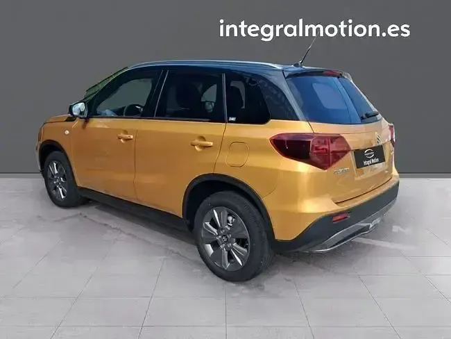 Usado Suzuki Vitara 129 CV (94 kW) 2023 Naranja SUV