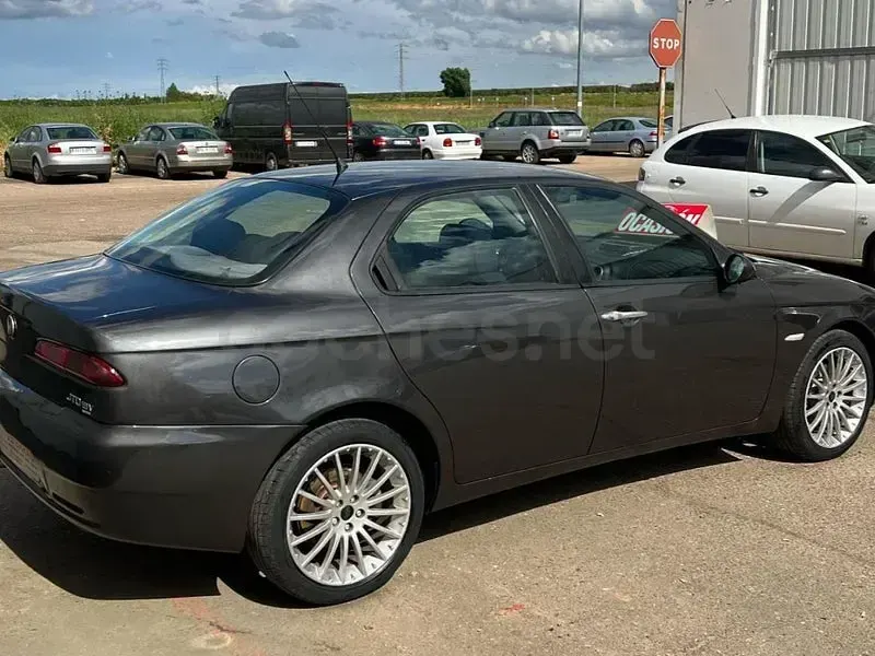 Usado Alfa Romeo 156 Distinctive 150 CV (110 kW) 2006 Gris / plata Berlina