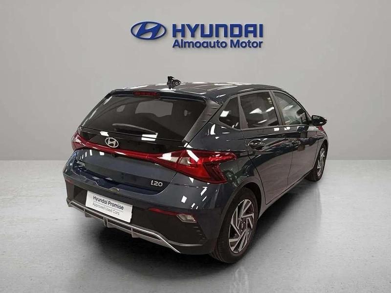 Usado Hyundai i20 80 CV (58 kW) 2024 Gris Utilitario