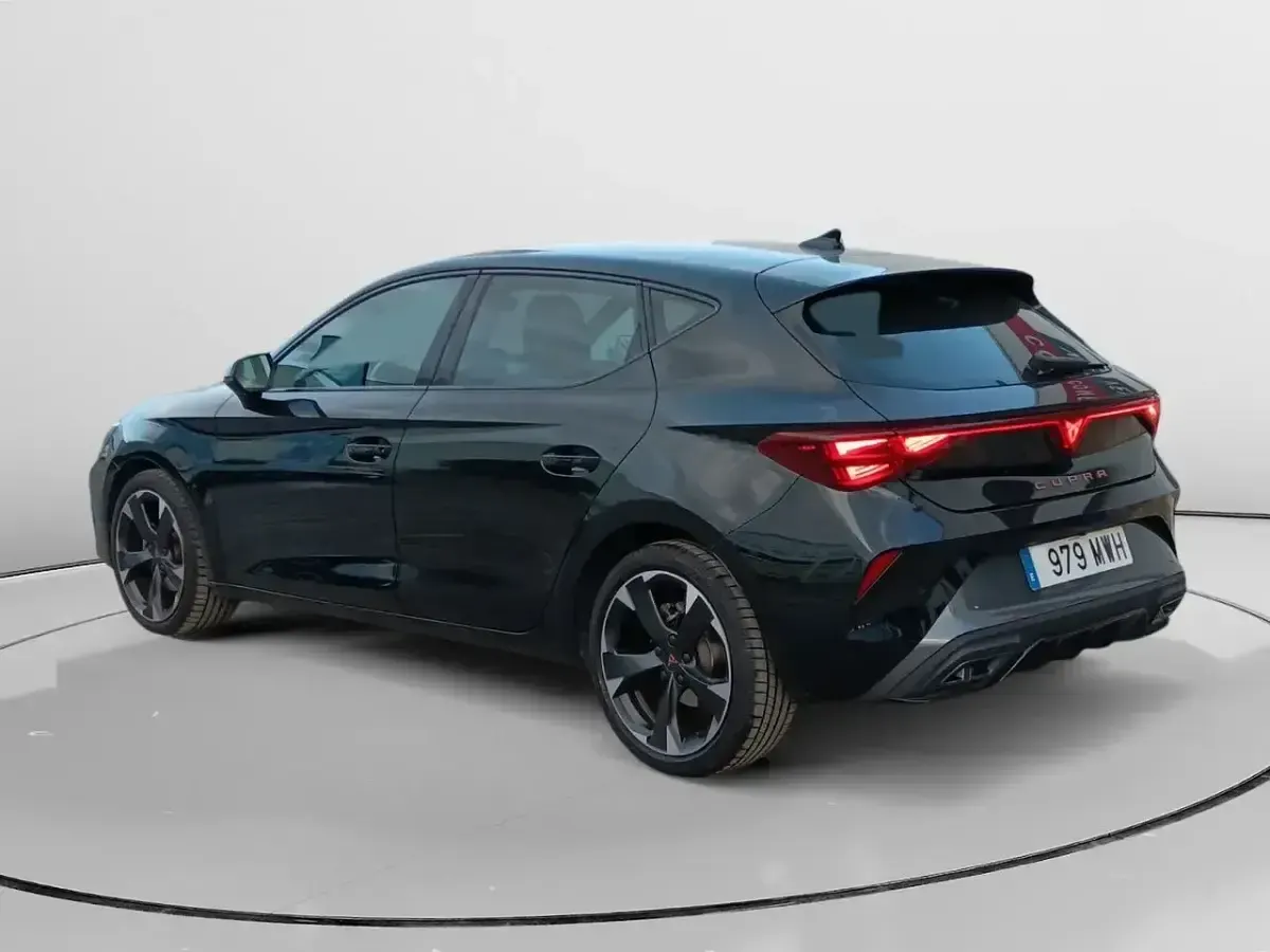 Usado Cupra Leon 150 CV (110 kW) 2024 Negro Berlina