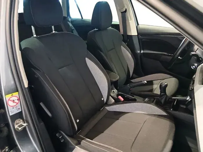 Usado Skoda Kamiq Selection 115 HP (84 kW) 2025 Cinzento SUV