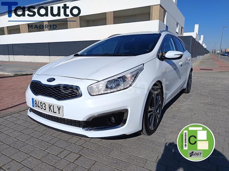 Blanco Usado 2018 Kia Ceed Sportswagon Familiar | 8990 € (Precio justo) - Imagen 1/4