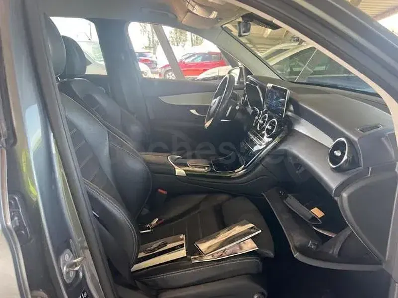 Usado Mercedes GLC300e 306 CV (225 kW) 2021 Gris / plata SUV