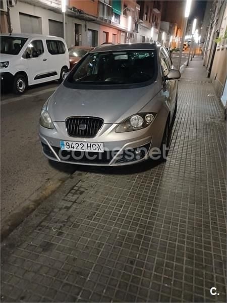Gris / plata Usado 2011 Seat Altea XL Style Monovolumen | 1500 € - Imagen 1/2