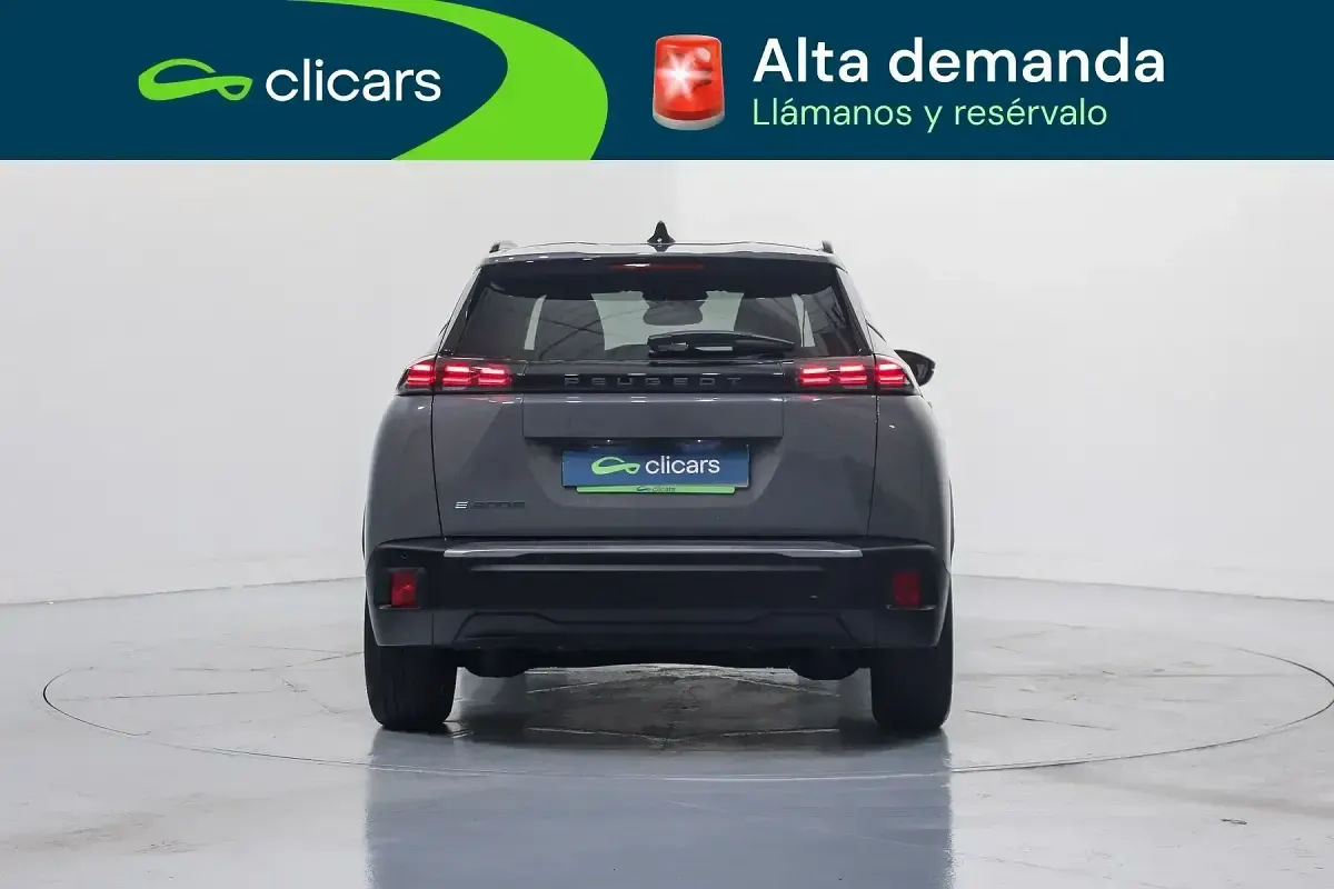 Usado Peugeot e-2008 Allure 114 kW (156 CV) 2025 Gris SUV