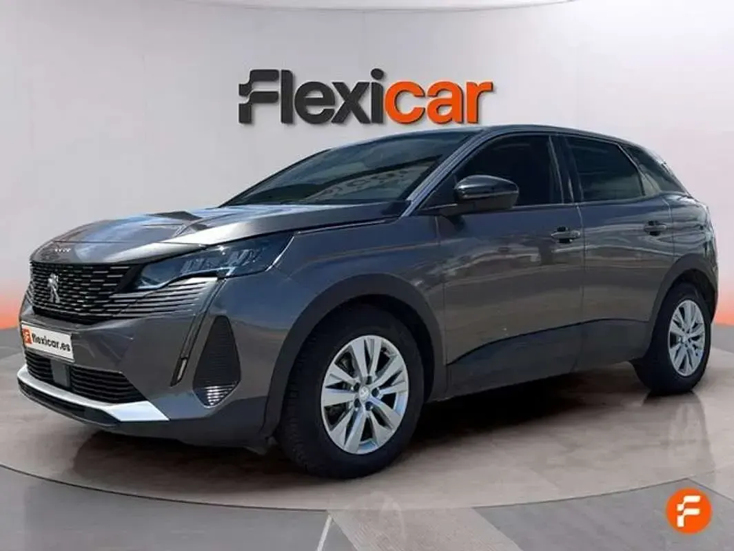 Usado Peugeot 3008 Active 131 CV (96 kW) 2022 Gris SUV