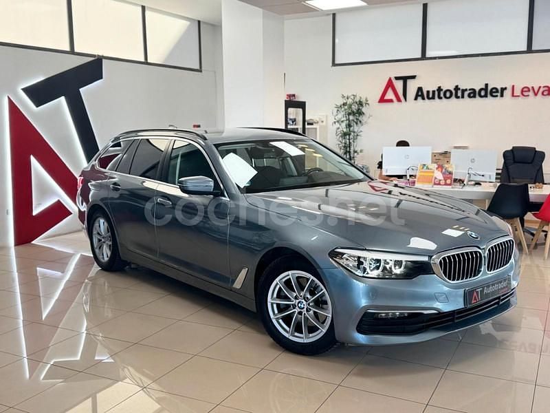 Azul Usado 2020 BMW 520 Familiar | 21.950 € (Buen precio) - Imagen 1/4