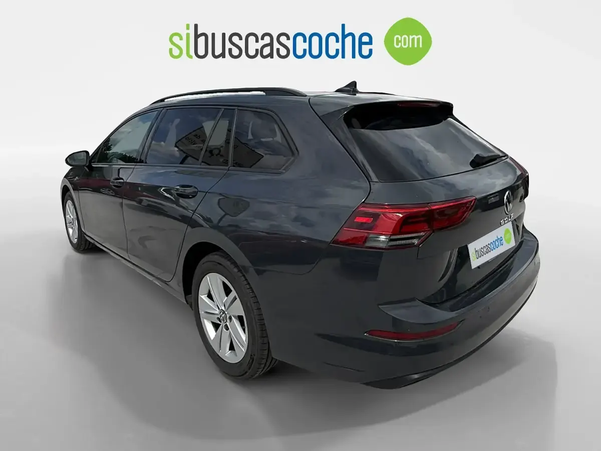 Usado VW Golf VIII Life 115 CV (84 kW) 2022 Gris/plata Familiar