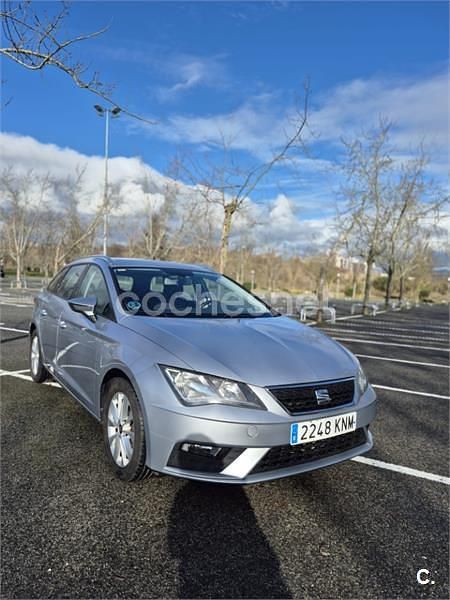 Usado Seat Leon ST Reference 115 CV (84 kW) 2018 Gris / plata Familiar
