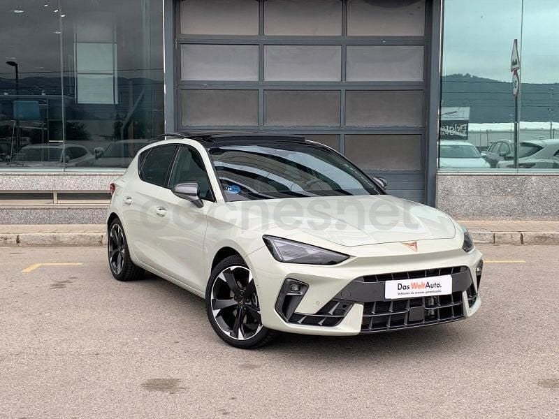 Usado Cupra Leon 204 CV (150 kW) 2025 Beige Berlina