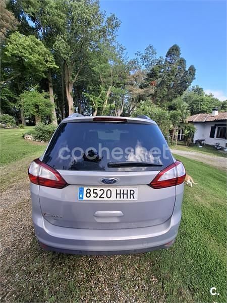Usado Ford Grand C-Max Trend 105 CV (77 kW) 2011 Gris / plata Monovolumen
