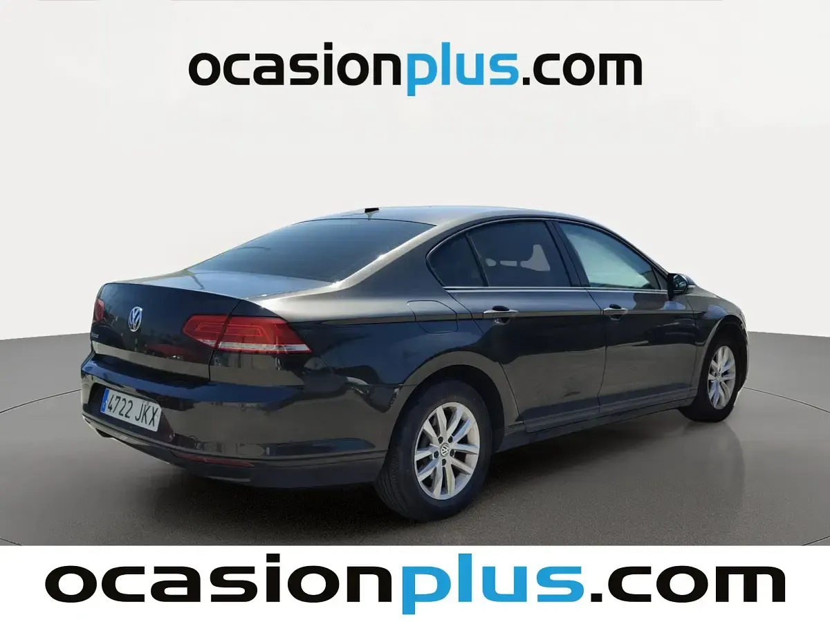 Usado VW Passat Advance 120 CV (88 kW) 2015 Marrón Berlina