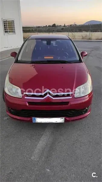 Usado Citroën C4 VTR Sport 110 CV (80 kW) 2007 Rojo Berlina