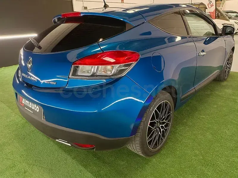 Usado Renault Mégane Dynamique 110 CV (80 kW) 2009 Azul Berlina