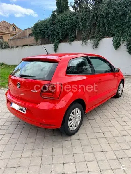 Usado VW Polo Edition 60 HP (44 kW) 2014 Vermelho Sedan