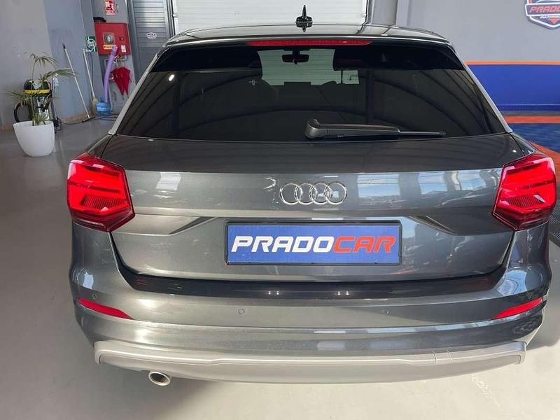 Usado Audi Q2 Premium 110 CV (80 kW) 2020 Plateado SUV